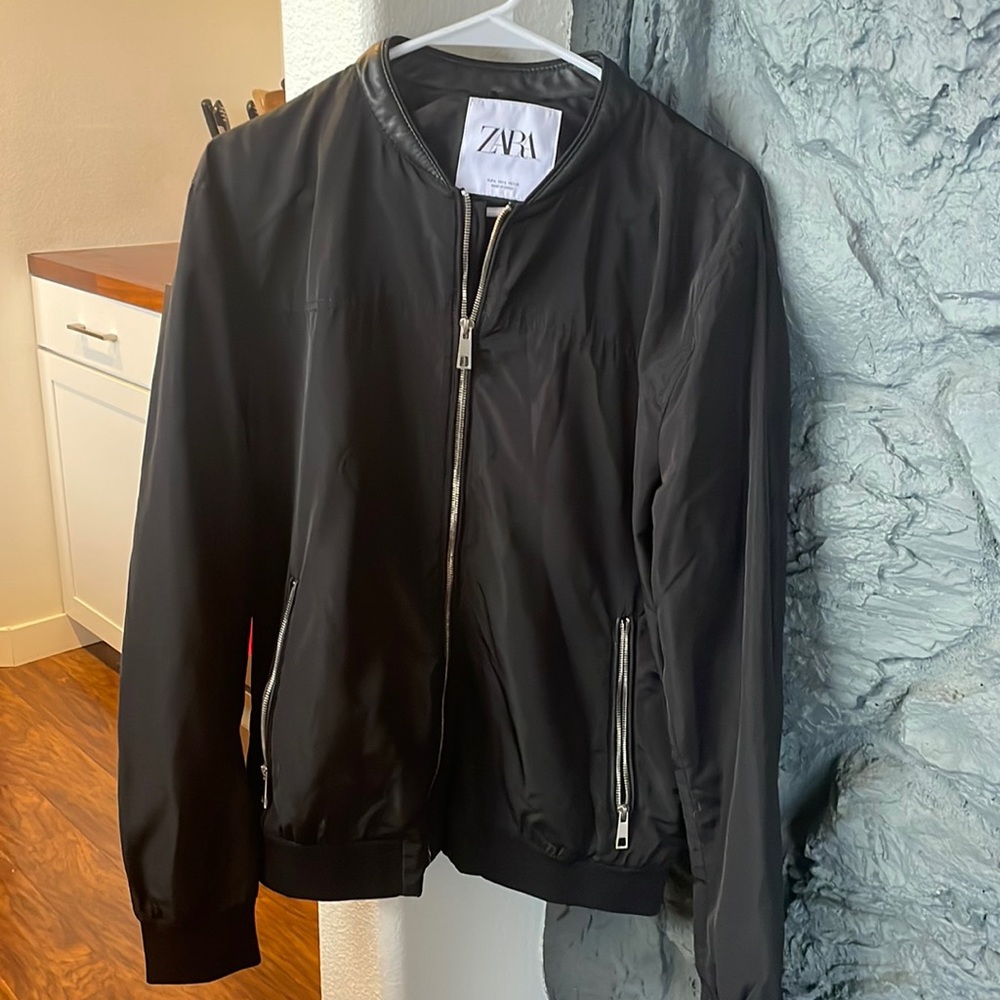 Zara men’s black bomber jacket